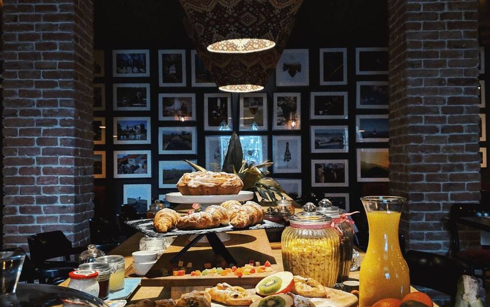 Buffet Photo