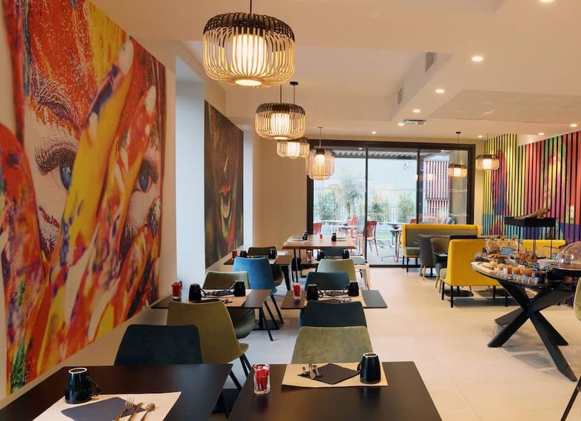 Restaurant Photo