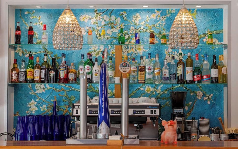 Bar Photo
