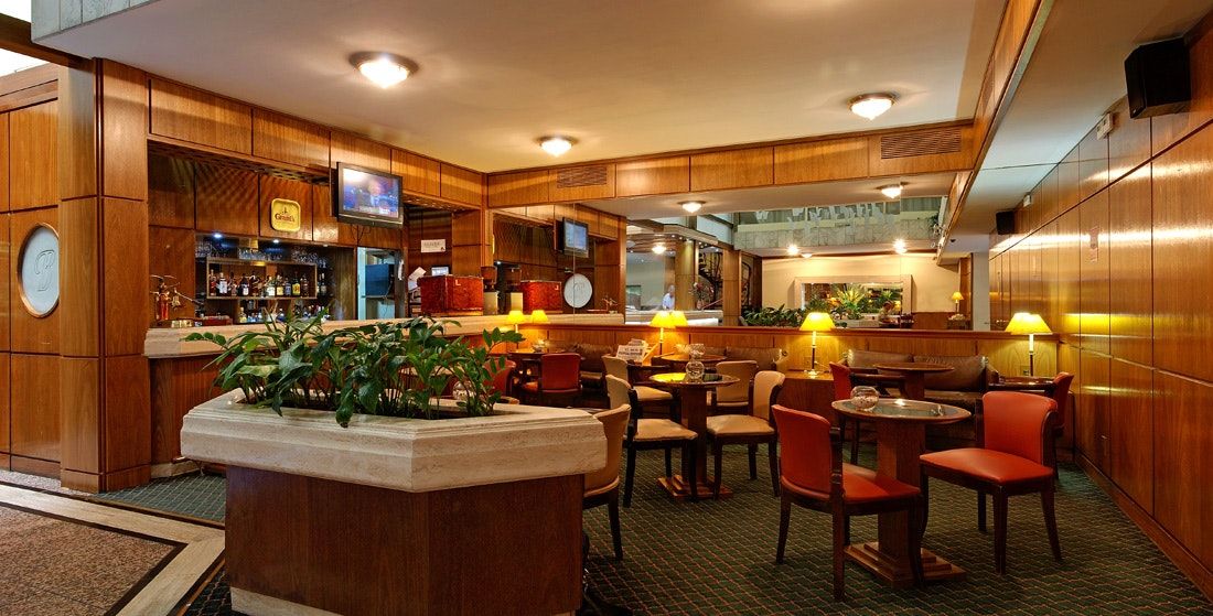 Bar Photo