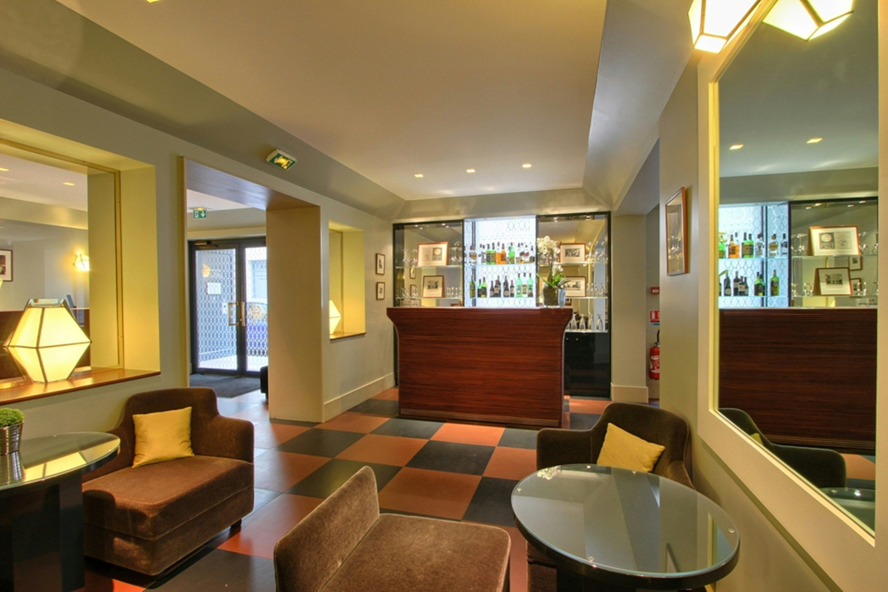 Bar Photo