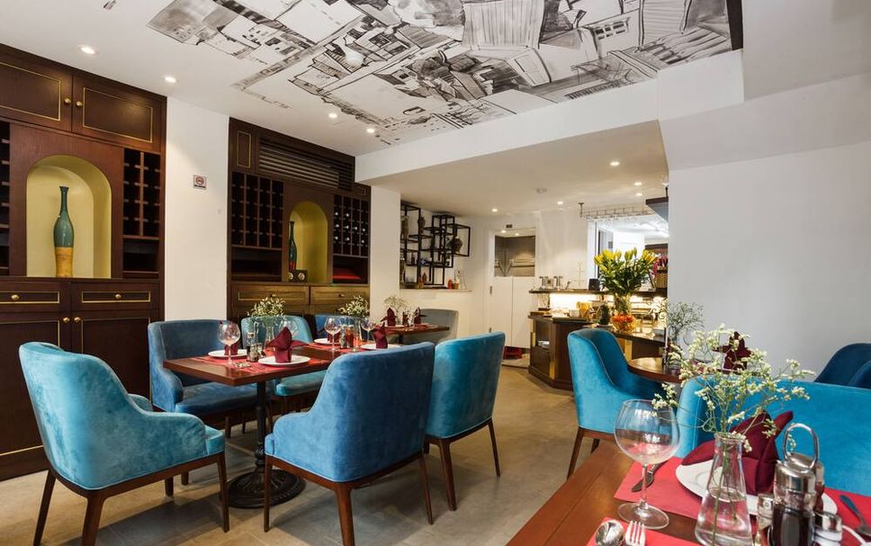 Restaurant Photo