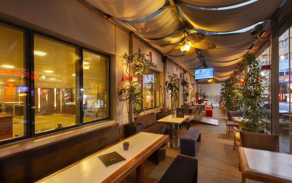 Restaurant Photo