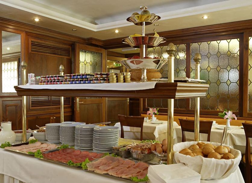 Buffet Photo