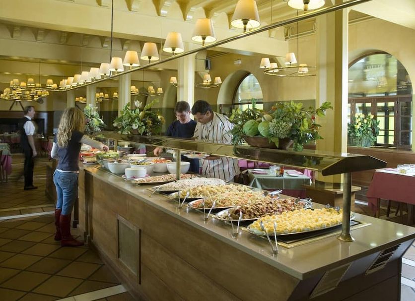 Buffet Photo