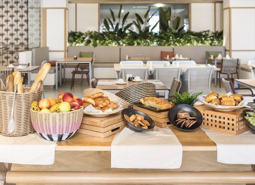 Buffet Photo