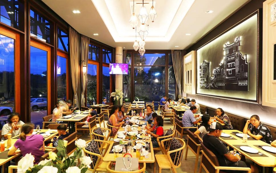 Restaurant Photo