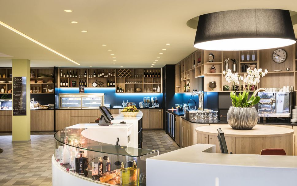 Bar Photo