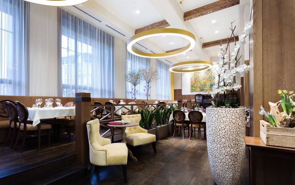 Restaurant Photo