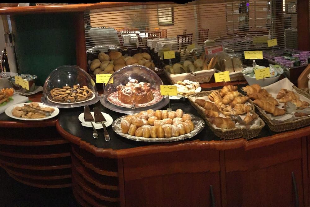 Buffet Photo