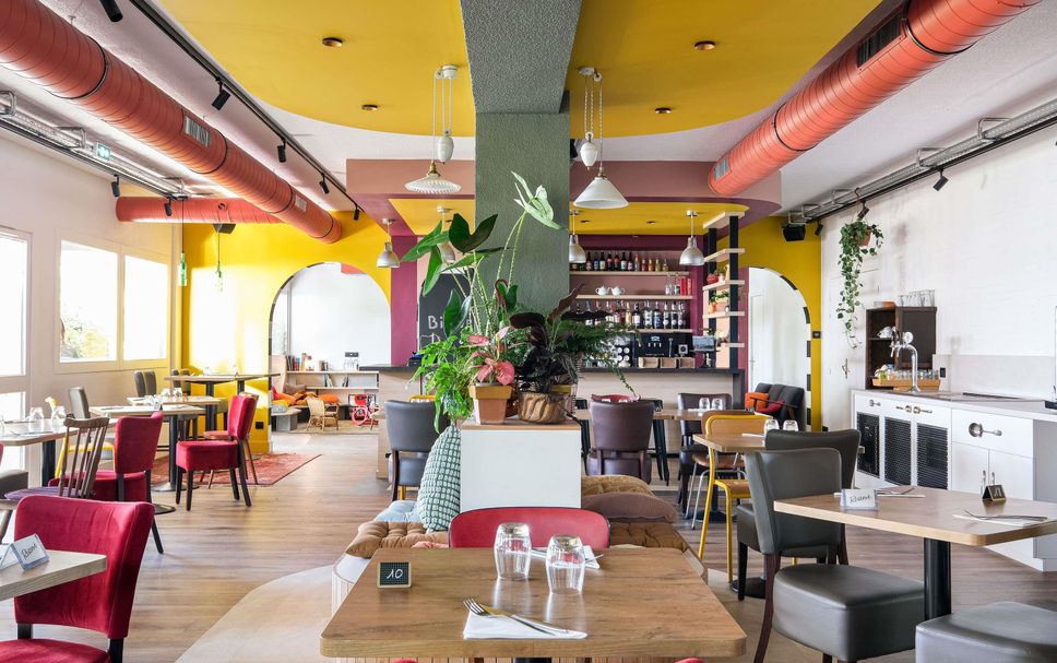 Restaurant Photo