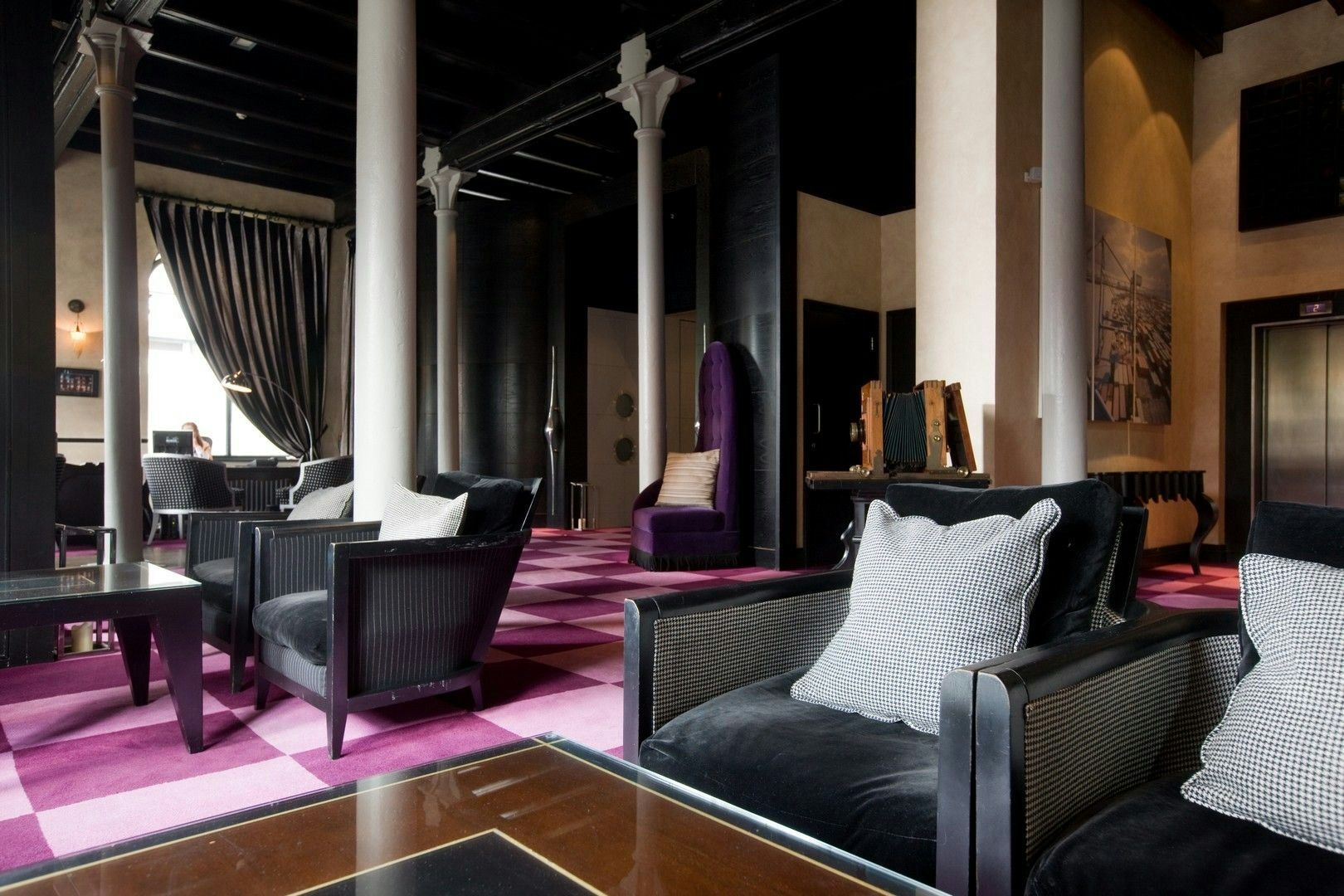 Salon