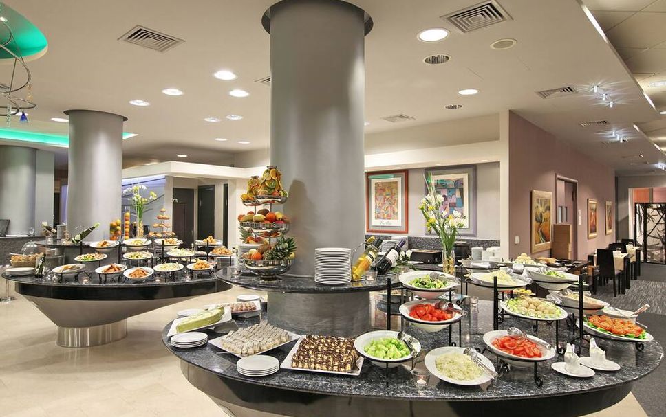Buffet Photo