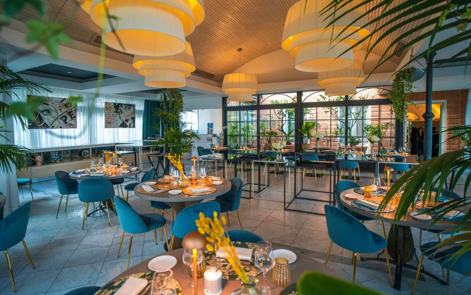 Restaurant Photo
