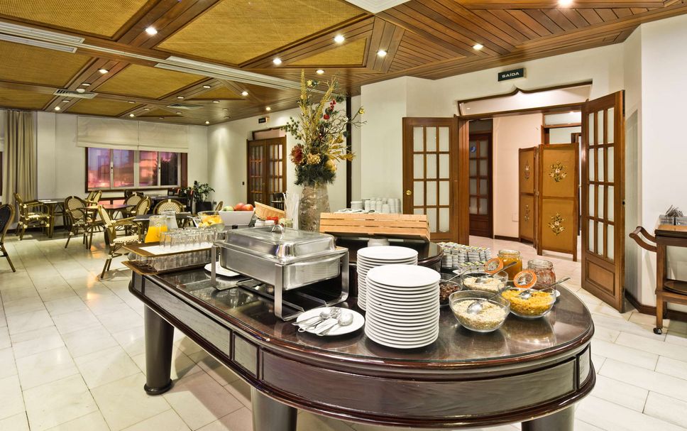 Buffet Photo