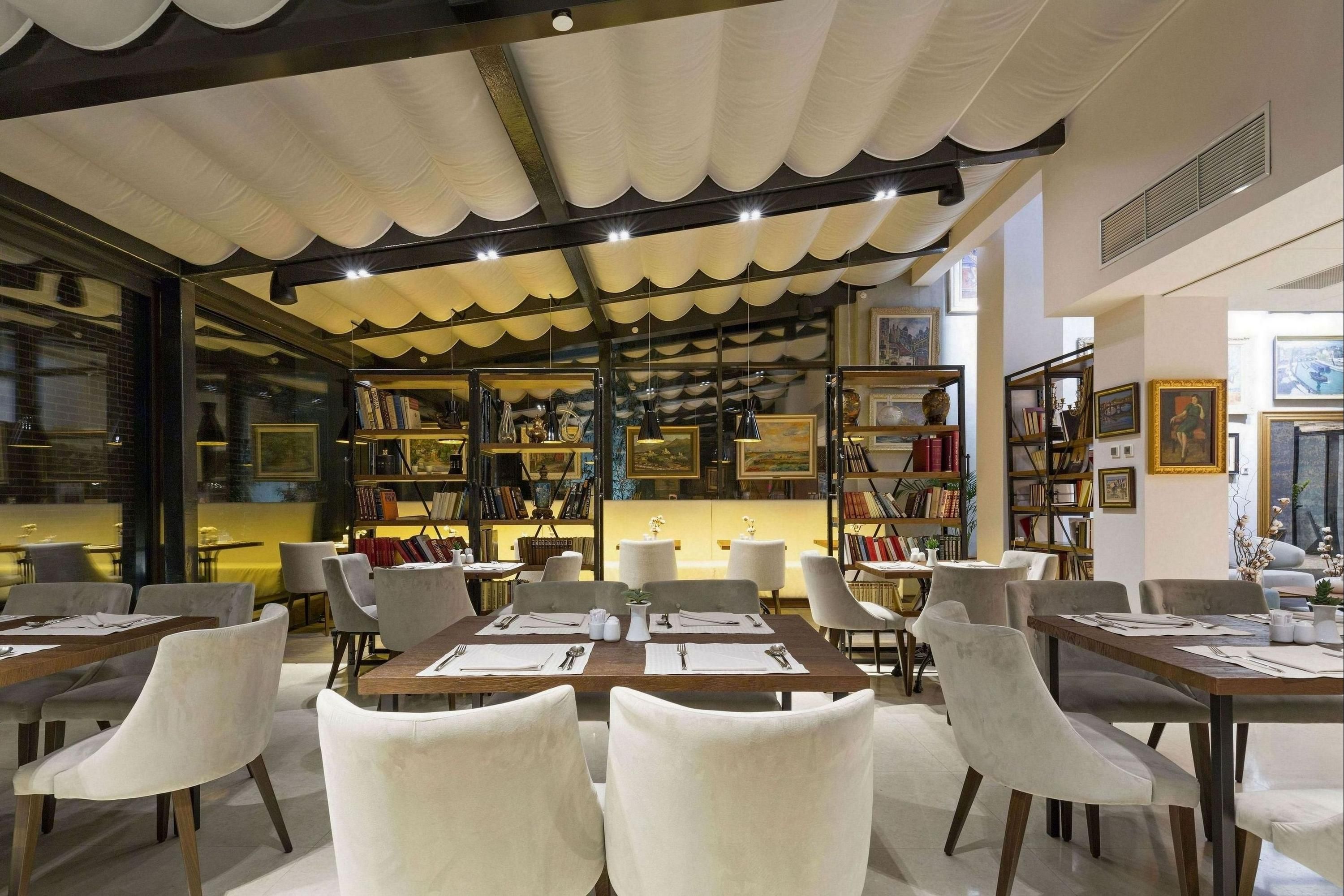 Restaurant Photo