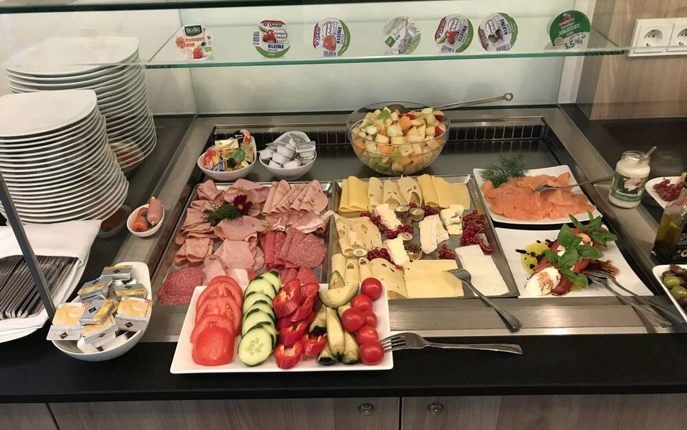 Buffet Photo