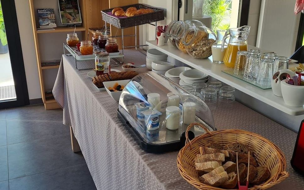 Buffet Photo