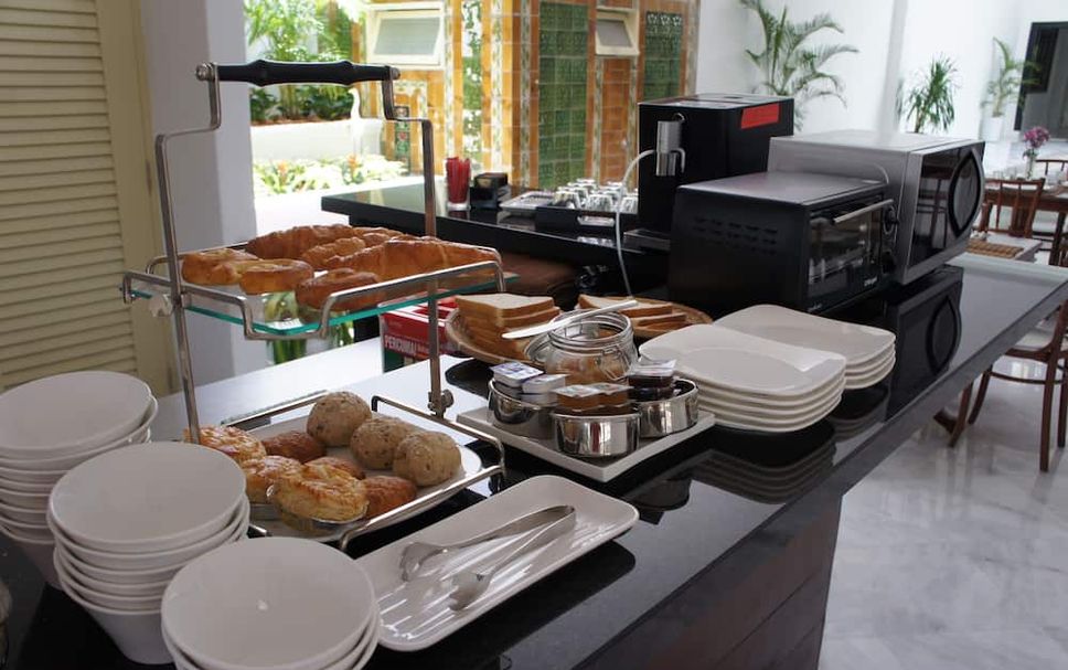 Buffet Photo