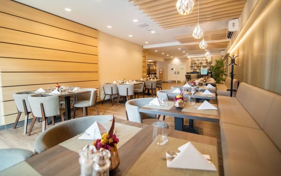 Restaurant Photo