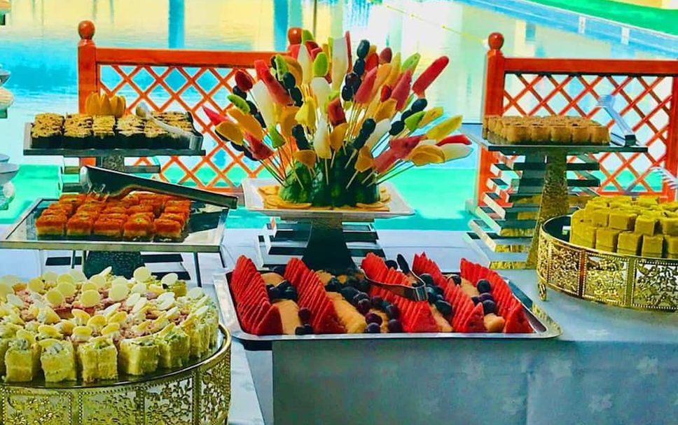 Buffet Photo