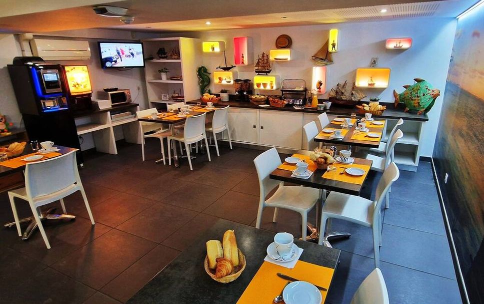 Restaurant Photo