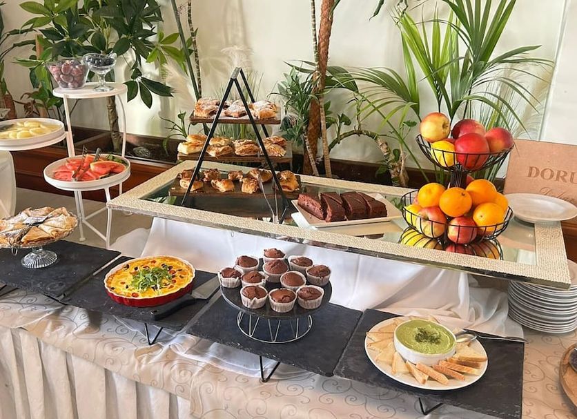 Buffet Photo