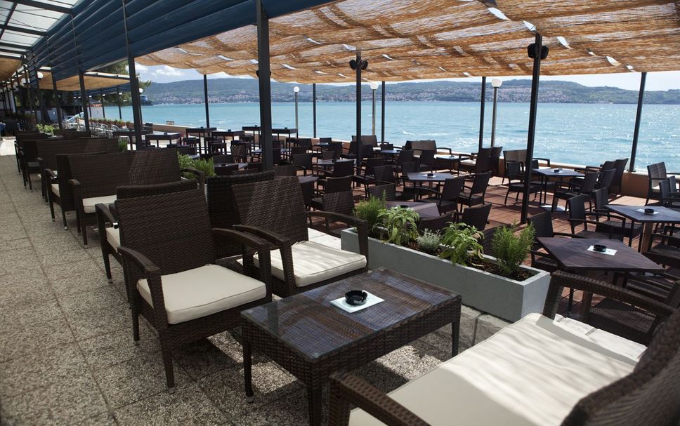 Bar Photo