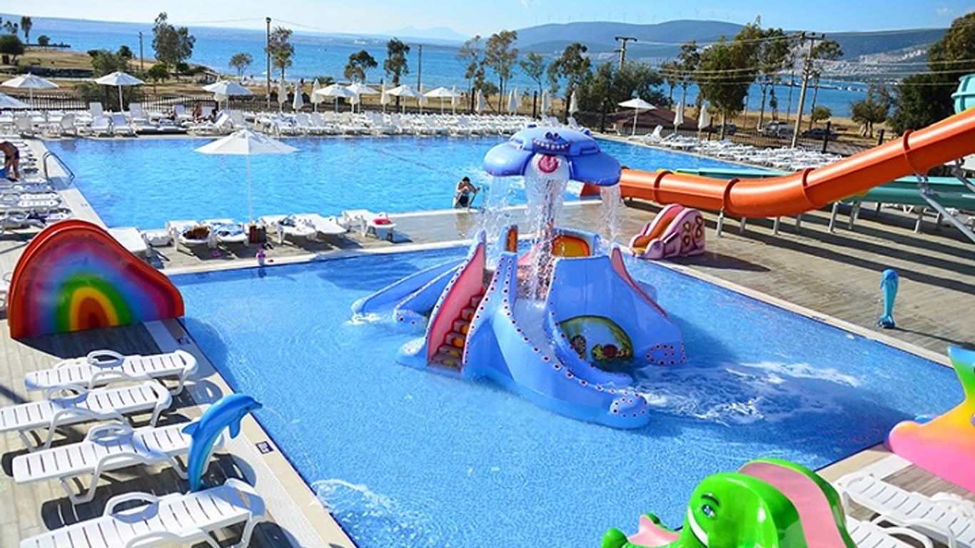 Ramada Resort by Wyndham Akbuk