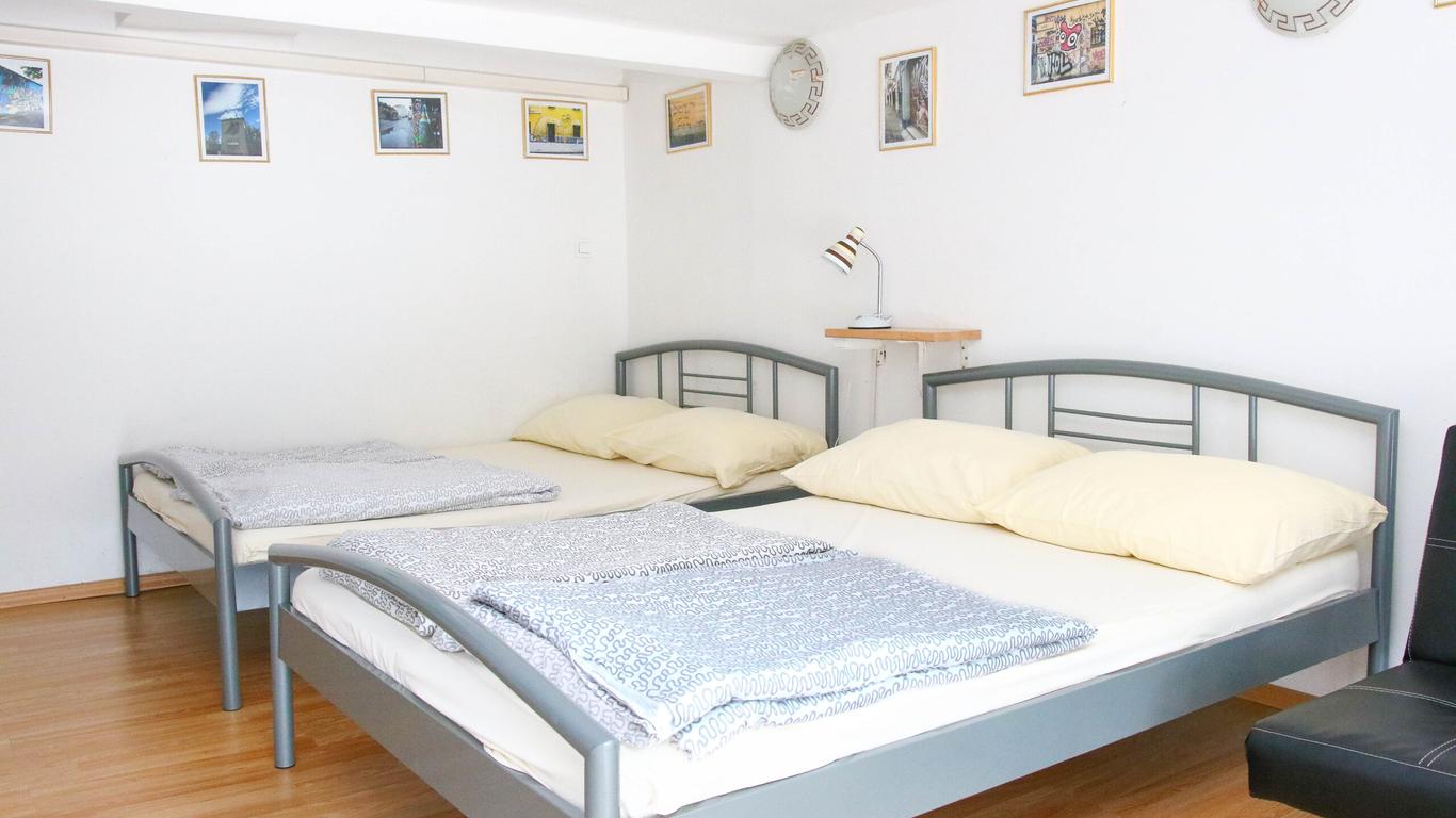 Hostel 24