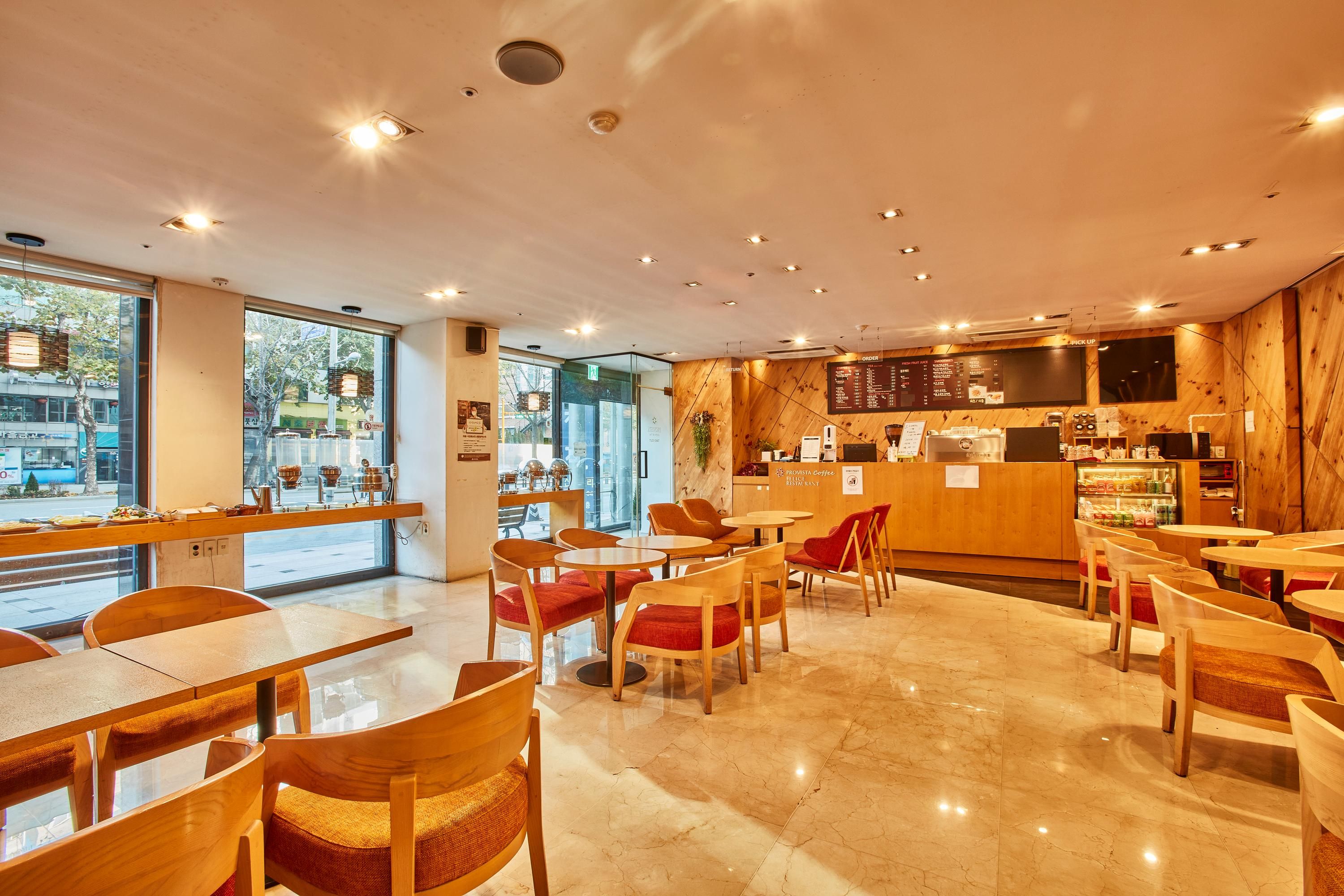 Restaurant Photo